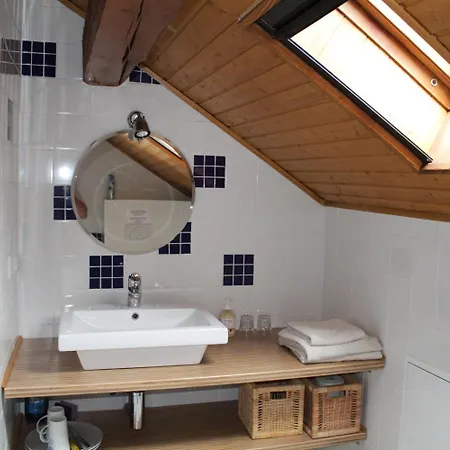 Bed & Breakfast Au Coeur Du Vignoble Sur 4*
